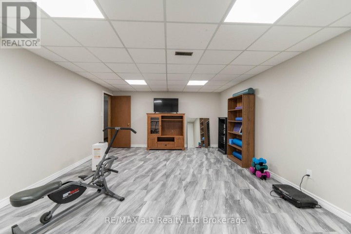Photo 31 at 34 Lorraine Avenue, Tillsonburg