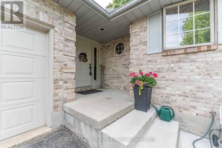 Photo 4 at 34 Lorraine Avenue, Tillsonburg