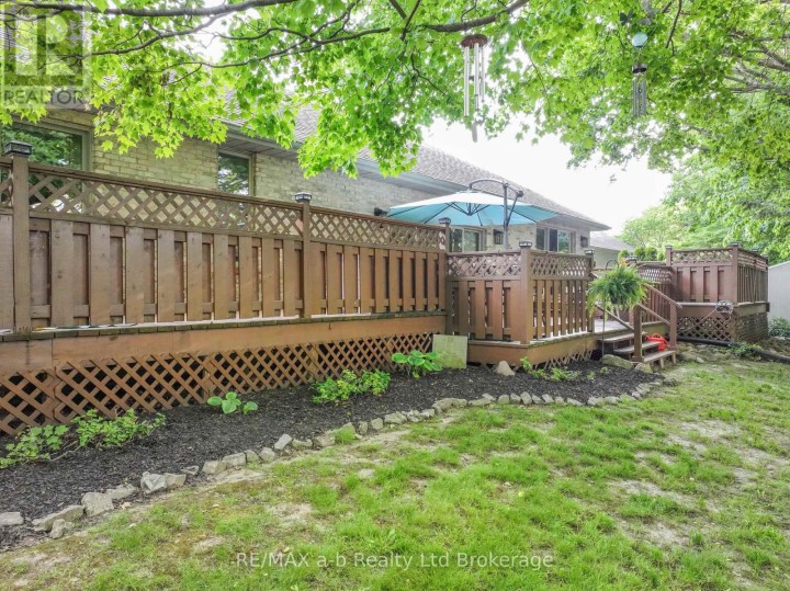 Photo 43 at 34 Lorraine Avenue, Tillsonburg