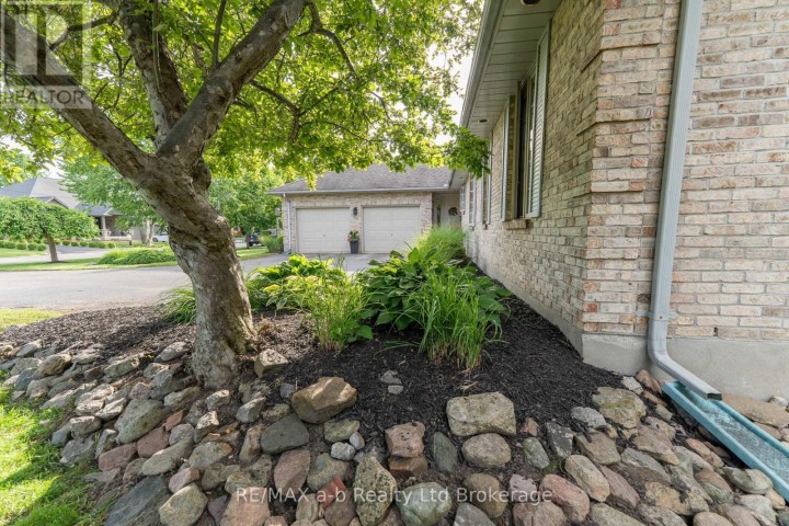 Photo 46 at 34 Lorraine Avenue, Tillsonburg
