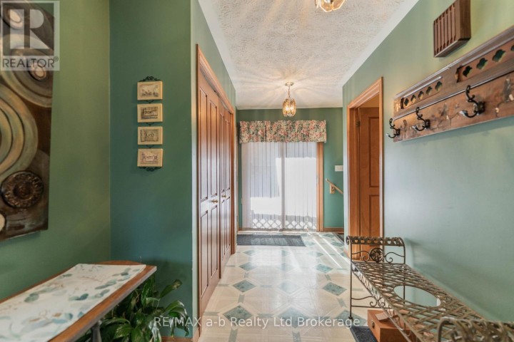 Photo 5 at 34 Lorraine Avenue, Tillsonburg