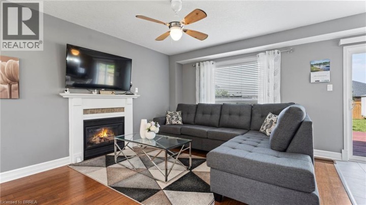 Photo 9 at 124 Osborn Avenue, Empire, Brantford