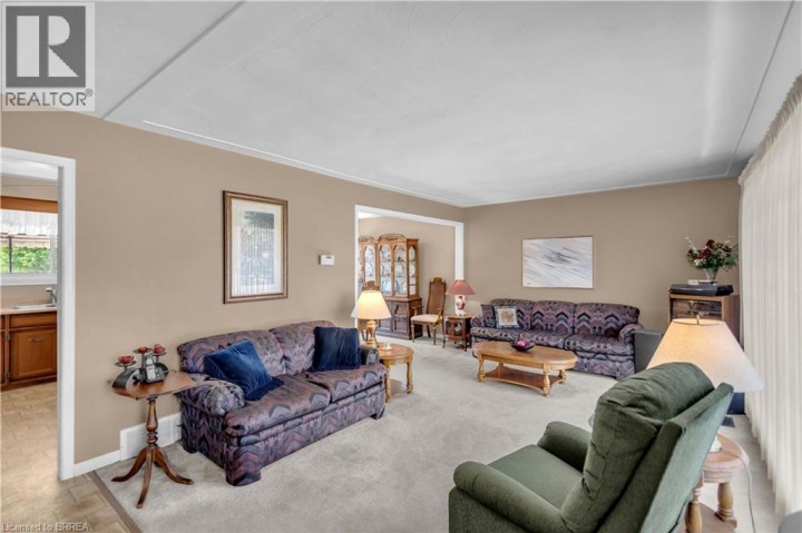 Photo 6 at 19 Pippin Drive, Brier Park, Brantford