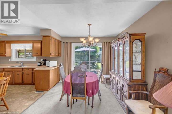 Photo 9 at 19 Pippin Drive, Brier Park, Brantford
