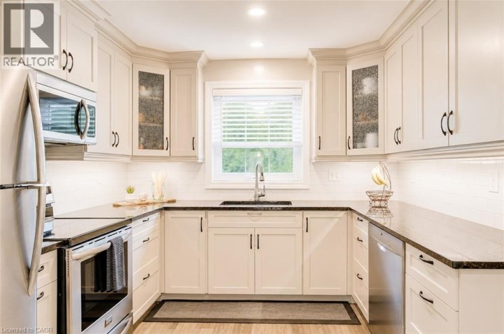Photo 11 at 121 Hemlock Road, Ingersoll - South, Ingersoll