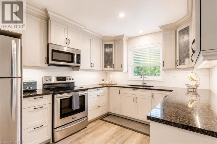 Photo 12 at 121 Hemlock Road, Ingersoll - South, Ingersoll