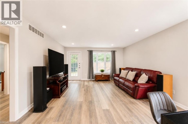 Photo 16 at 121 Hemlock Road, Ingersoll - South, Ingersoll