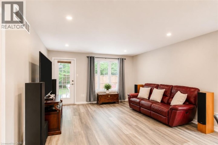 Photo 17 at 121 Hemlock Road, Ingersoll - South, Ingersoll