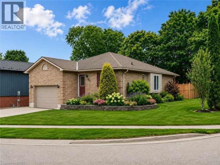 Photo 3 at 121 Hemlock Road, Ingersoll - South, Ingersoll