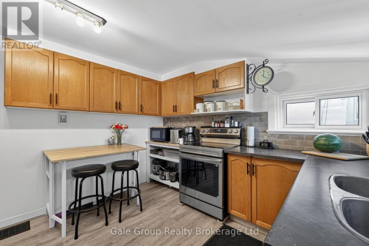 Photo 7 at 330 Queen Street, Woodstock - South, Woodstock