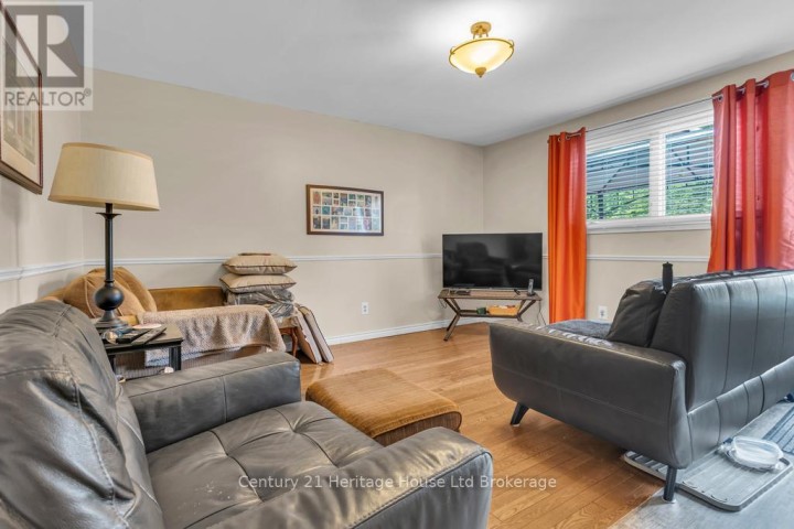 Photo 16 at 233 Diefenbaker Drive, Woodstock - North, Woodstock
