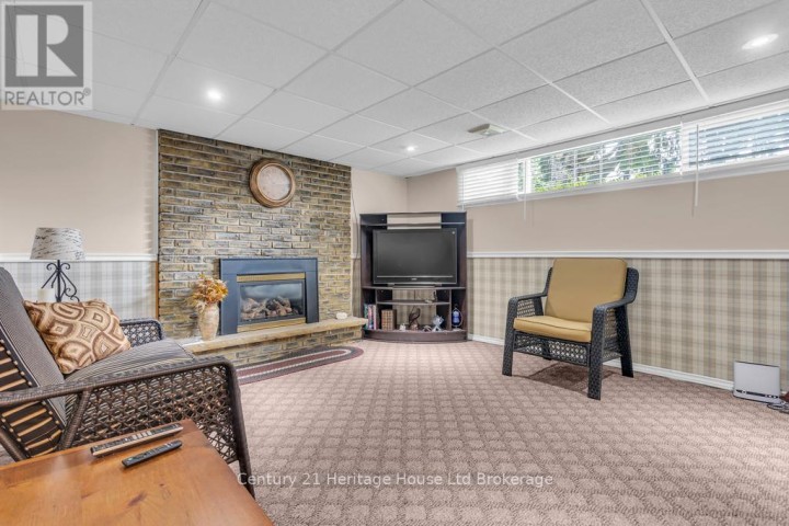 Photo 18 at 233 Diefenbaker Drive, Woodstock - North, Woodstock