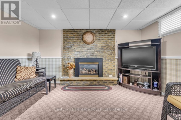 Photo 19 at 233 Diefenbaker Drive, Woodstock - North, Woodstock