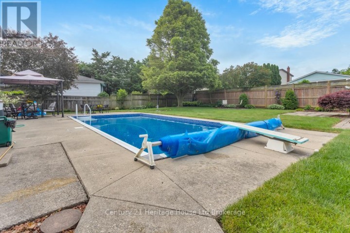Photo 28 at 233 Diefenbaker Drive, Woodstock - North, Woodstock