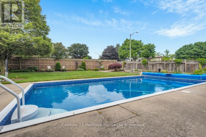 Photo 31 at 233 Diefenbaker Drive, Woodstock - North, Woodstock