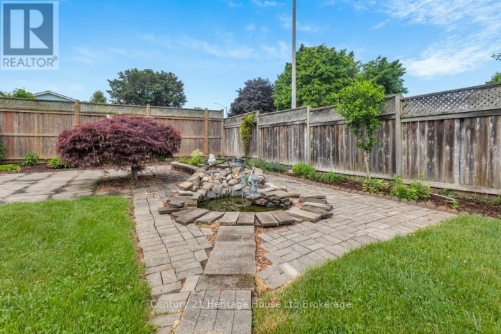 Photo 32 at 233 Diefenbaker Drive, Woodstock - North, Woodstock