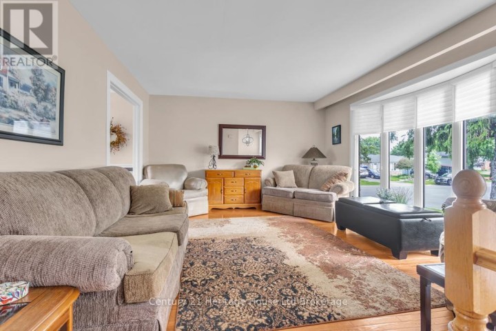 Photo 8 at 233 Diefenbaker Drive, Woodstock - North, Woodstock
