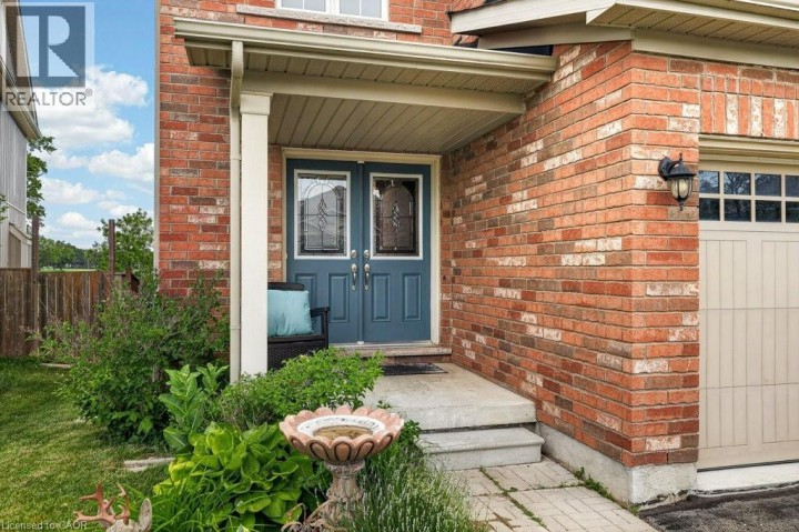 Photo 10 at 557 Baldwin Crescent, Woodstock - North, Woodstock