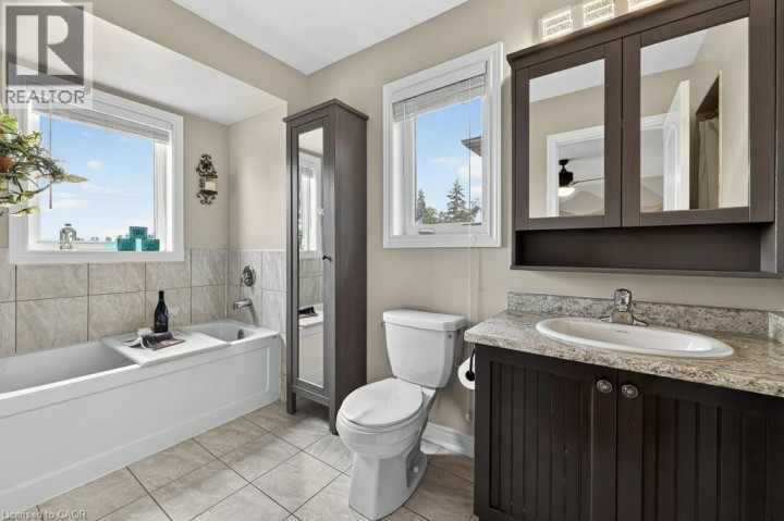 Photo 41 at 557 Baldwin Crescent, Woodstock - North, Woodstock