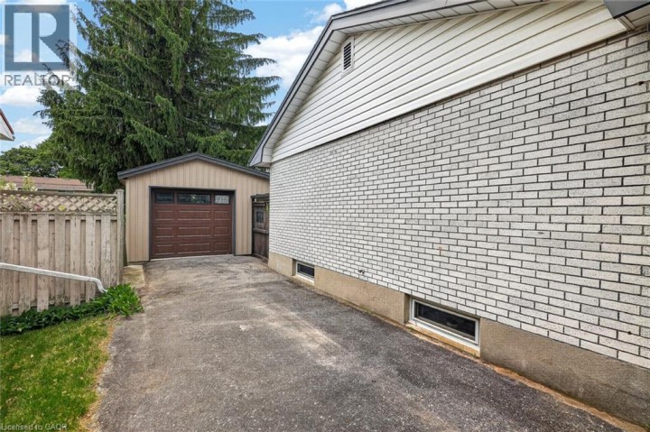 Photo 30 at 78 Lyndale Crescent, Woodstock - North, Woodstock