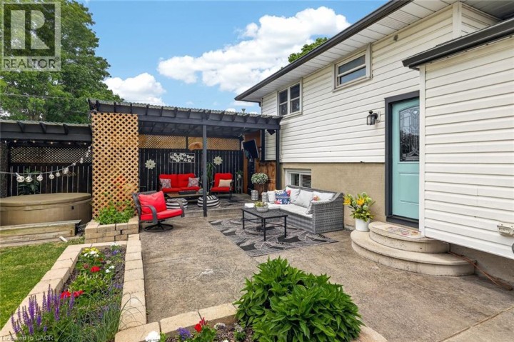 Photo 33 at 78 Lyndale Crescent, Woodstock - North, Woodstock