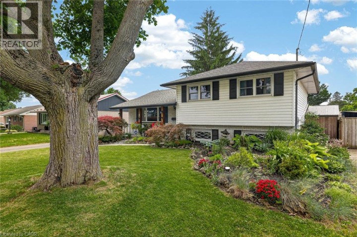 Photo 4 at 78 Lyndale Crescent, Woodstock - North, Woodstock