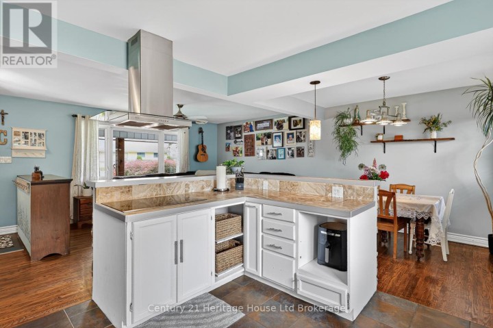 Photo 14 at 78 Lyndale Crescent, Woodstock - North, Woodstock