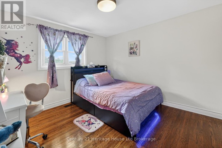 Photo 15 at 78 Lyndale Crescent, Woodstock - North, Woodstock