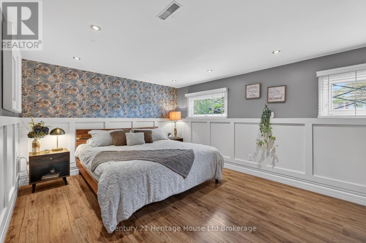 Photo 19 at 78 Lyndale Crescent, Woodstock - North, Woodstock