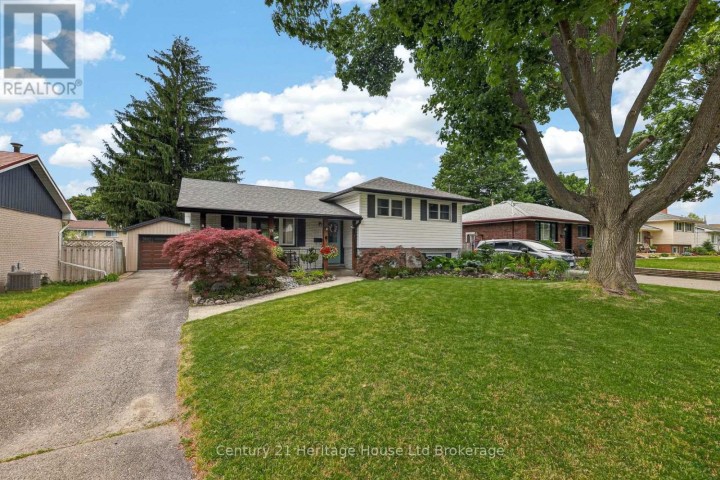 Photo 2 at 78 Lyndale Crescent, Woodstock - North, Woodstock