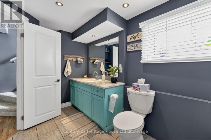 Photo 22 at 78 Lyndale Crescent, Woodstock - North, Woodstock