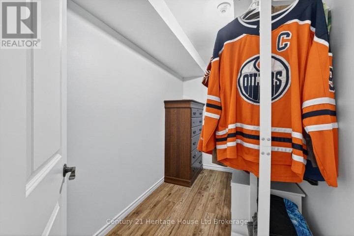 Photo 23 at 78 Lyndale Crescent, Woodstock - North, Woodstock