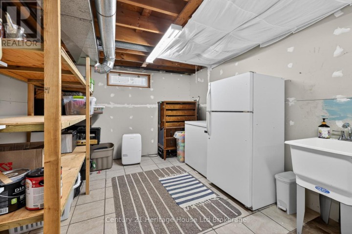 Photo 26 at 78 Lyndale Crescent, Woodstock - North, Woodstock