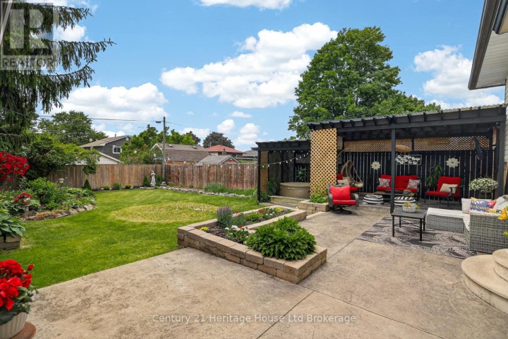Photo 31 at 78 Lyndale Crescent, Woodstock - North, Woodstock