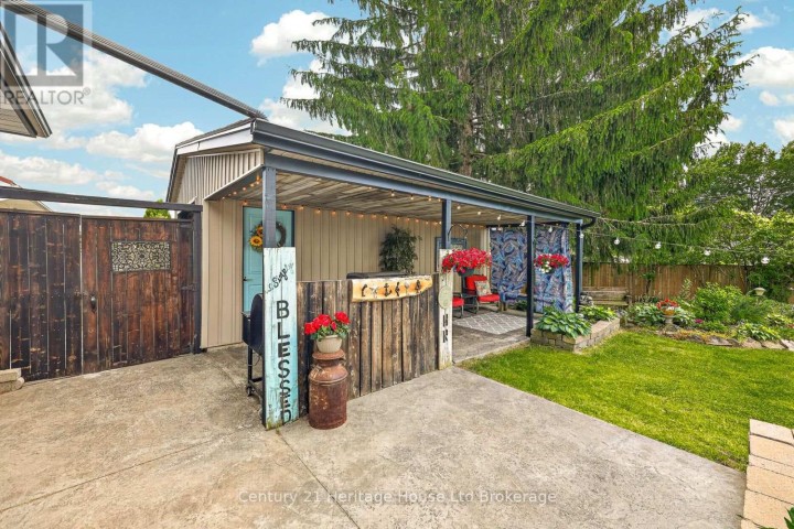 Photo 33 at 78 Lyndale Crescent, Woodstock - North, Woodstock