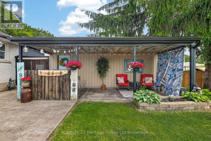 Photo 34 at 78 Lyndale Crescent, Woodstock - North, Woodstock