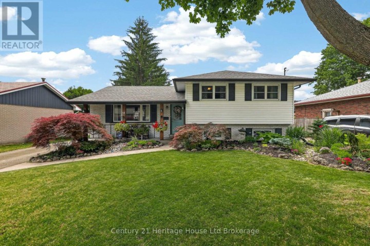 Photo 4 at 78 Lyndale Crescent, Woodstock - North, Woodstock