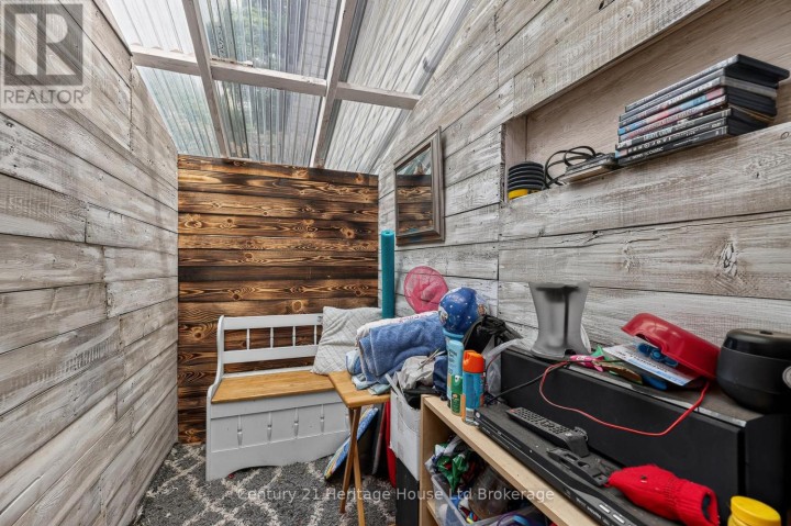 Photo 44 at 78 Lyndale Crescent, Woodstock - North, Woodstock