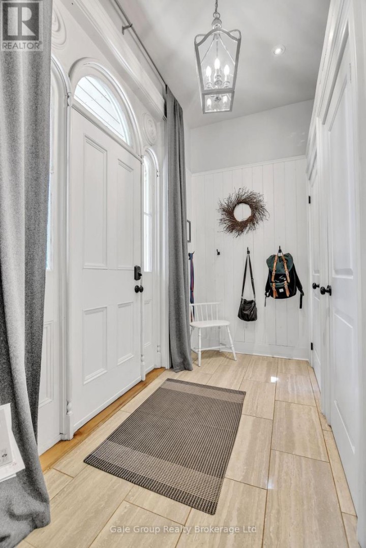 Photo 18 at 105 Vansittart Avenue, Woodstock - North, Woodstock