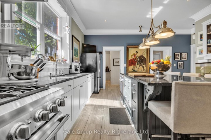 Photo 21 at 105 Vansittart Avenue, Woodstock - North, Woodstock