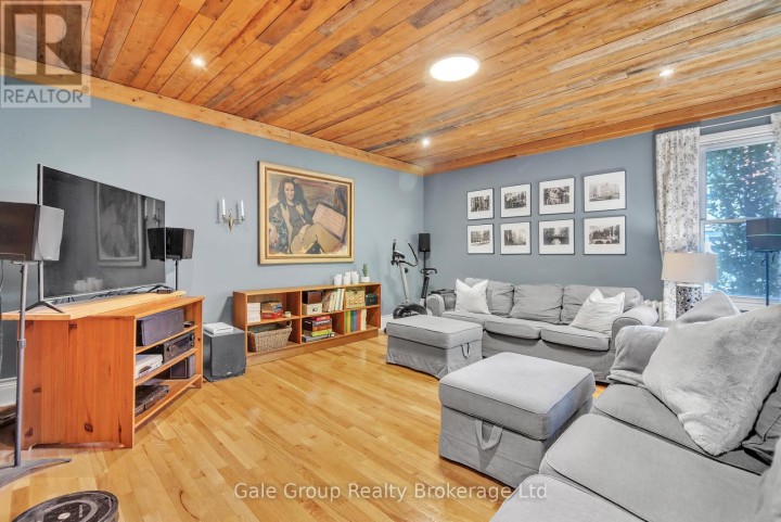 Photo 26 at 105 Vansittart Avenue, Woodstock - North, Woodstock
