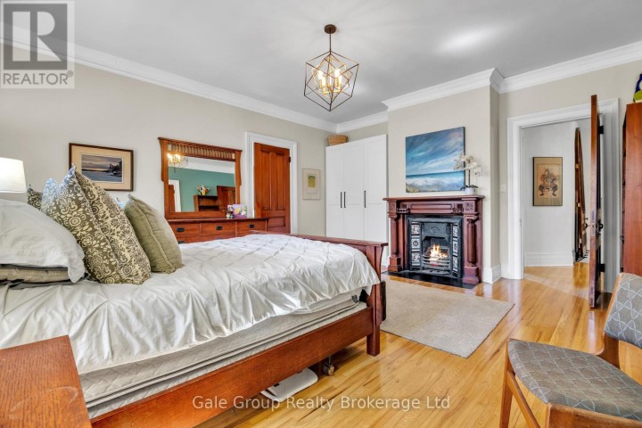 Photo 34 at 105 Vansittart Avenue, Woodstock - North, Woodstock