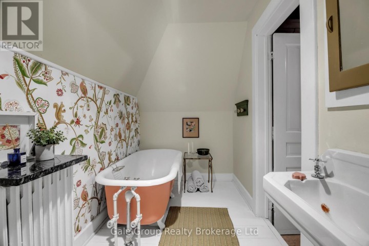 Photo 43 at 105 Vansittart Avenue, Woodstock - North, Woodstock