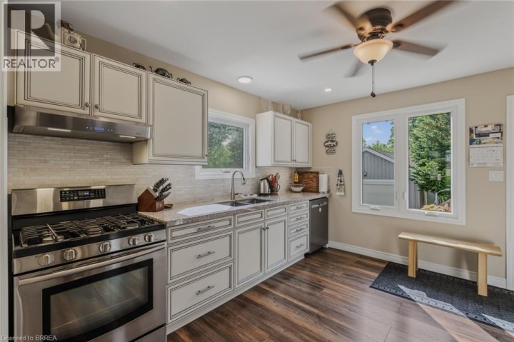 Photo 15 at 46 Clara Crescent, Echo Place, Brantford