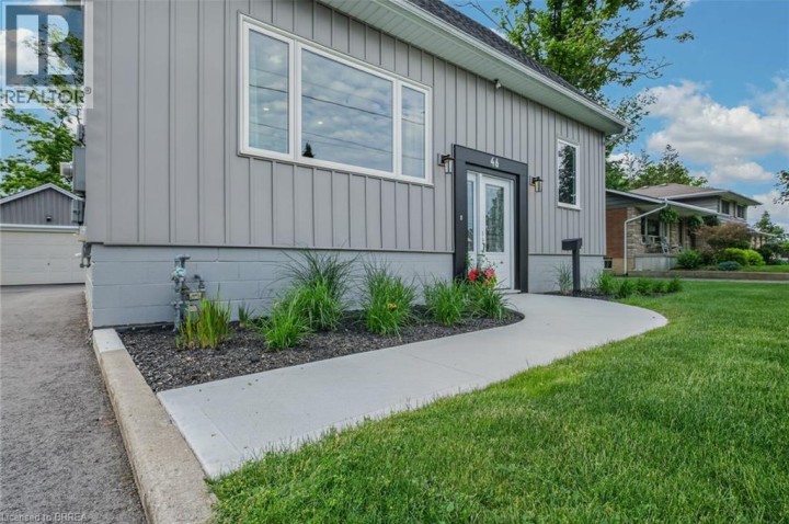 Photo 4 at 46 Clara Crescent, Echo Place, Brantford
