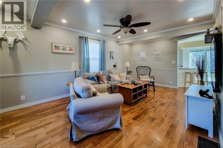 Photo 12 at 54 Eighth Avenue, Eagle Place East, Brantford