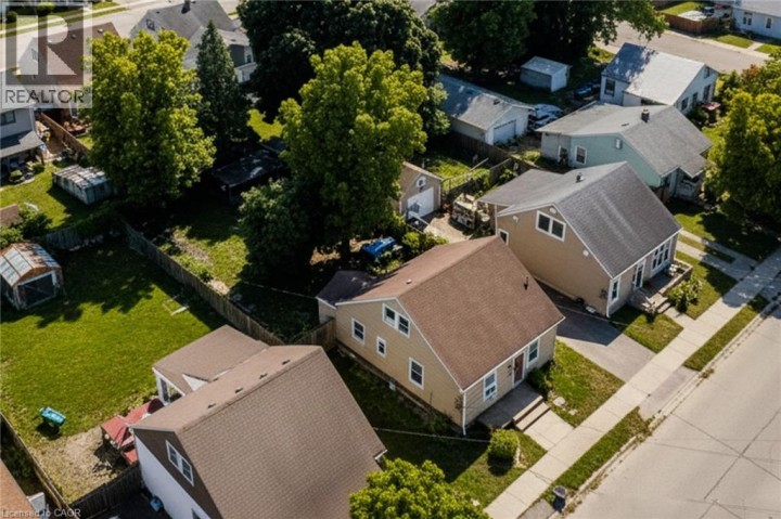 Photo 4 at 54 Eighth Avenue, Eagle Place East, Brantford