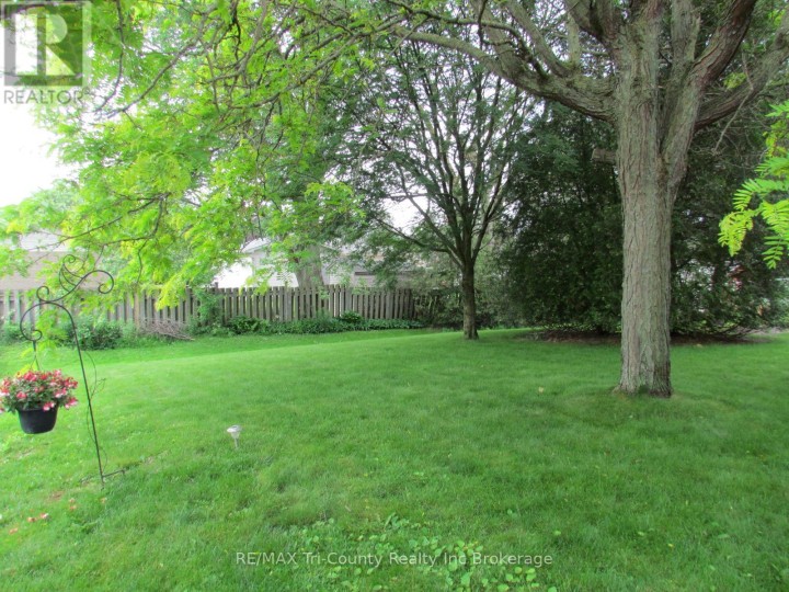 Photo 13 at 29 Beckett Boulevard, Tillsonburg