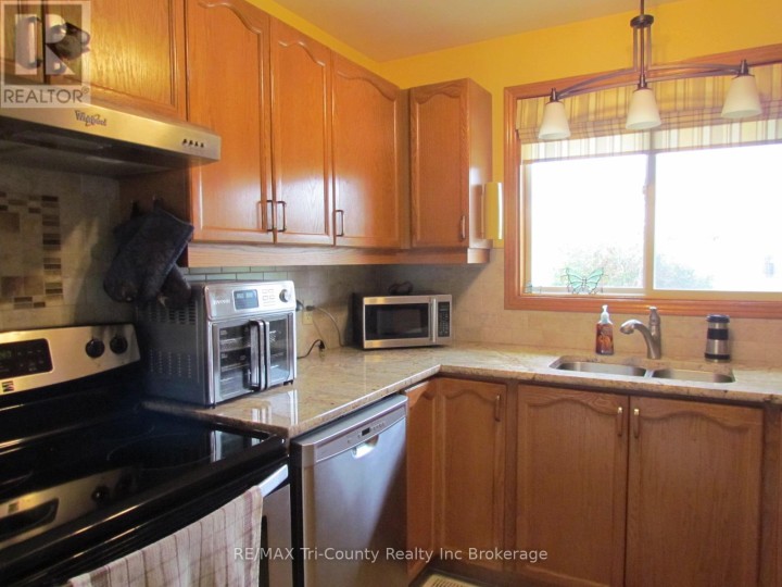 Photo 5 at 29 Beckett Boulevard, Tillsonburg