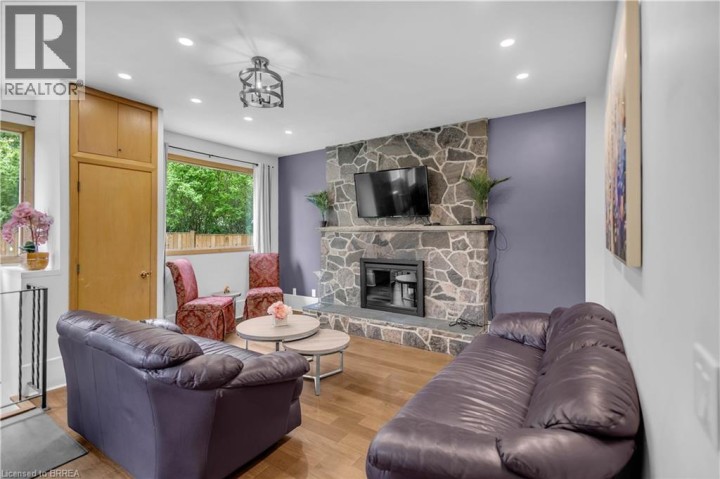 Photo 17 at 11 Tutela Heights Road, Tutela Heights, Brantford